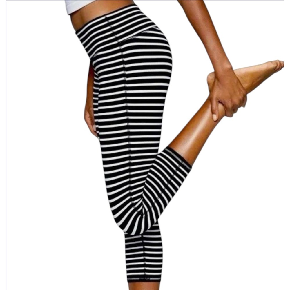 ATHLETA Black & White Stripe CROPPED CHATURANGA LEGGINGS Super Comfy ST S TALL